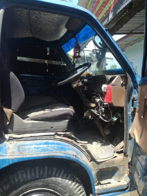 หกล้อ​ Isuzu.​ เครื่อง​ 88​ แรง​ สวยๆ