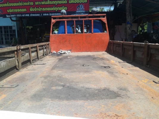 หกล้อ​ Isuzu.​ เครื่อง​ 88​ แรง​ สวยๆ