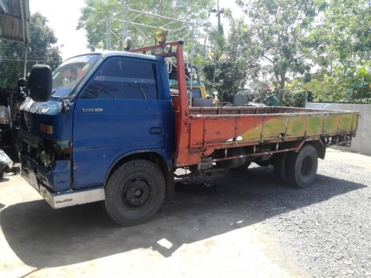 หกล้อ​ Isuzu.​ เครื่อง​ 88​ แรง​ สวยๆ