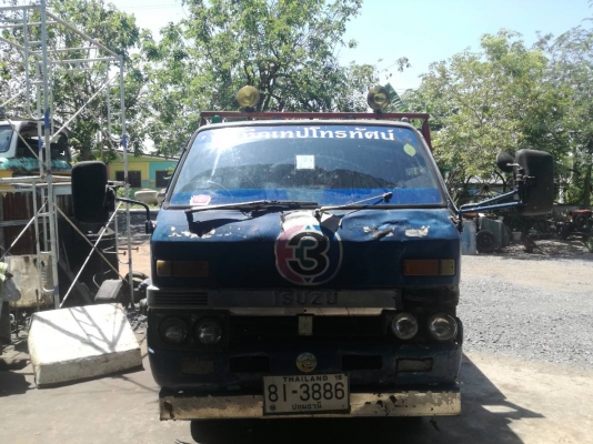 หกล้อ​ Isuzu.​ เครื่อง​ 88​ แรง​ สวยๆ