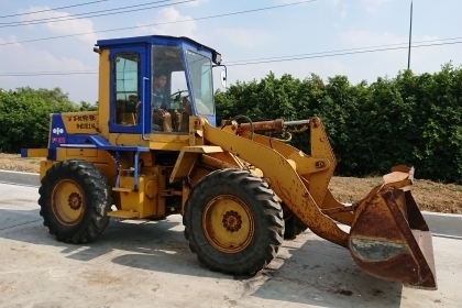 ขายรถตักล้อยาง KOMATSU WA100-1 (สภาพดี) ขายรถตักล้อยาง KOMATSU WA100-1 (สภาพดี)