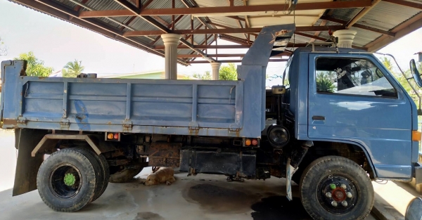 ISUZU NPR 115 HP 4BD1 หกล้อดั๊มพ์ ช่วงล่างใหญ่ เกียร์ร็อก ติด F หน้าหลังครบแล้ว หัวบางเดิมภายใน แอร์ ISUZU NPR 115 HP 4BD1 หกล้อดั๊มพ์ ช่วงล่างใหญ่ เกียร์ร็อก ติด F หน้าหลังครบแล้ว หัวบางเดิมภายใน แอร์