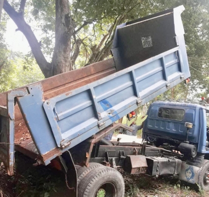 ISUZU NPR 115 HP 4BD1 หกล้อดั๊มพ์ ช่วงล่างใหญ่ เกียร์ร็อก ติด F หน้าหลังครบแล้ว หัวบางเดิมภายใน แอร์