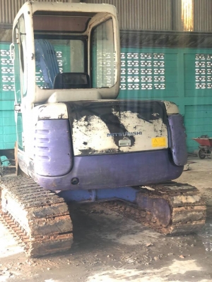 KOMATSU PC20-5 เครื่องปั้มดี เอวแน่น ช่วงล่างเต็ม ระบบไว  เอกสารอินวอยครบ #ยังไม่เคยใช้งานในไทย (รถกำลังเก็บงาน ทำสี เช็คเปลี่ยนถ่ายของเหลว เก็บงานหลวม) ชั่วโมงการทำงาน 2,9xx ชั่วโมง สนใจรีบจับจองเป็นเจ้าของได้เลยนะคับ ราคา240,000บาทต่อลองได้ หรือสนใจตามส