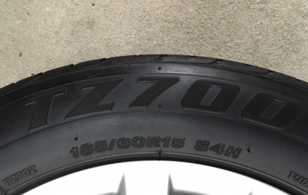 ล้อแม็ก Toyota Vios รุ่น 12 ก้าน ขอบ 15 พร้อมยาง 185-60-15 ปี 16 แม็กเดิม สภาพดี