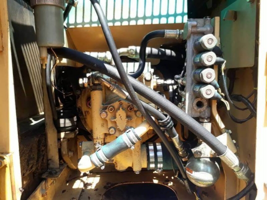 ขาย 850,000 KOMATSU pc 130-6 E ไฟฟ้าครบ เครื่องดี ปั๊มแรง เอวแน่น  ช่วงล่างเต็ม รถสวยสภาพพร้อมใช้มาก เอกกสารอินวอยท์ รถอยู่ กาฬสินธุ์ 064-191-1112