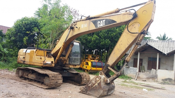 ขาย 695,000 CAT 320 B เอกสารเล่มทะเบียน ไฟฟ้าครบ เครื่องดี ปั๊มแรง เอวแน่น ช่วงล่างเต็ม บูมอาร์มมีปะ รถสีไม่สวย สภาพพร้อมใช้งาน รถอยู่ สิงห์บุรี 090-772-3710 090-772-3708