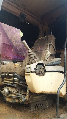 ขาย 695,000 CAT 320 B เอกสารเล่มทะเบียน ไฟฟ้าครบ เครื่องดี ปั๊มแรง เอวแน่น ช่วงล่างเต็ม บูมอาร์มมีปะ รถสีไม่สวย สภาพพร้อมใช้งาน รถอยู่ สิงห์บุรี 090-772-3710 090-772-3708