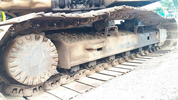 ขาย 695,000 CAT 320 B เอกสารเล่มทะเบียน ไฟฟ้าครบ เครื่องดี ปั๊มแรง เอวแน่น ช่วงล่างเต็ม บูมอาร์มมีปะ รถสีไม่สวย สภาพพร้อมใช้งาน รถอยู่ สิงห์บุรี 064-191-1112