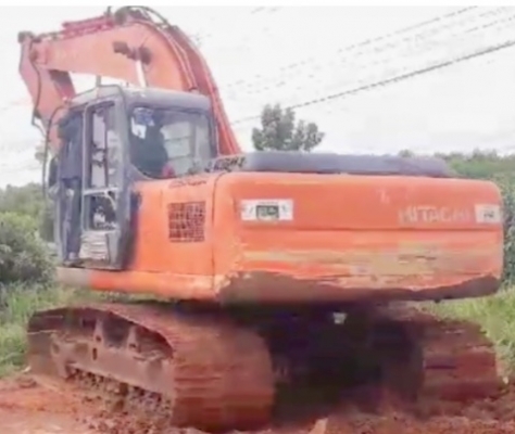 HITACHI ZX 200-1 รถใช้งาน 13,600 hr บอดี้สวยเดิมๆภายในเก๋ง แอร์เย็น ทำงานเร็วไม่มีโหลด ช่วงล่างเอวแน่น โซ่เต็มสภาพดีสุดๆครับพร้อมใช้งาน จัดไฟแนนซ์ได้เลยครับ