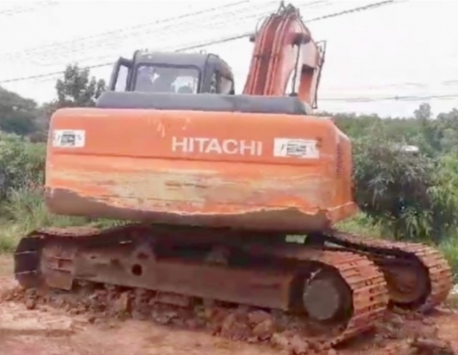 HITACHI ZX 200-1 รถใช้งาน 13,600 hr บอดี้สวยเดิมๆภายในเก๋ง แอร์เย็น ทำงานเร็วไม่มีโหลด ช่วงล่างเอวแน่น โซ่เต็มสภาพดีสุดๆครับพร้อมใช้งาน จัดไฟแนนซ์ได้เลยครับ