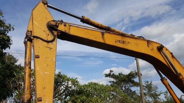 ขาย แบคโฮ KOMATSU PC200-5 ไม่มีทะเบียน คอนโทรลยาว เครื่อง 6BD1 เทอร์โบ ปั้มเดิม ช่วงล่าง 70\% ขาย แบคโฮ KOMATSU PC200-5 ไม่มีทะเบียน คอนโทรลยาว เครื่อง 6BD1 เทอร์โบ ปั้มเดิม ช่วงล่าง 70\%