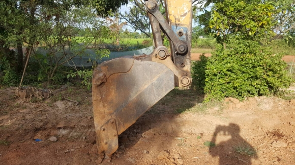 ขาย แบคโฮ KOMATSU PC200-5 ไม่มีทะเบียน คอนโทรลยาว เครื่อง 6BD1 เทอร์โบ ปั้มเดิม ช่วงล่าง 70\% ขาย แบคโฮ KOMATSU PC200-5 ไม่มีทะเบียน คอนโทรลยาว เครื่อง 6BD1 เทอร์โบ ปั้มเดิม ช่วงล่าง 70\%