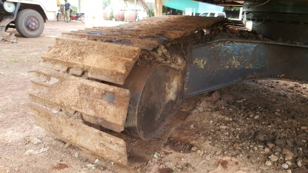 ขาย แบคโฮ KOMATSU PC200-5 ไม่มีทะเบียน คอนโทรลยาว เครื่อง 6BD1 เทอร์โบ ปั้มเดิม ช่วงล่าง 70\% ขาย แบคโฮ KOMATSU PC200-5 ไม่มีทะเบียน คอนโทรลยาว เครื่อง 6BD1 เทอร์โบ ปั้มเดิม ช่วงล่าง 70\%