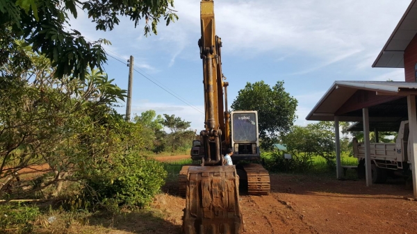 ขาย แบคโฮ KOMATSU PC200-5 ไม่มีทะเบียน คอนโทรลยาว เครื่อง 6BD1 เทอร์โบ ปั้มเดิม ช่วงล่าง 70\% ขาย แบคโฮ KOMATSU PC200-5 ไม่มีทะเบียน คอนโทรลยาว เครื่อง 6BD1 เทอร์โบ ปั้มเดิม ช่วงล่าง 70\%