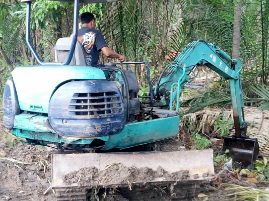 มี VDO ให้ชม.KOMATSU PC30-8 ราคา 260000 มี VDO ให้ชม.KOMATSU PC30-8 ราคา 260000