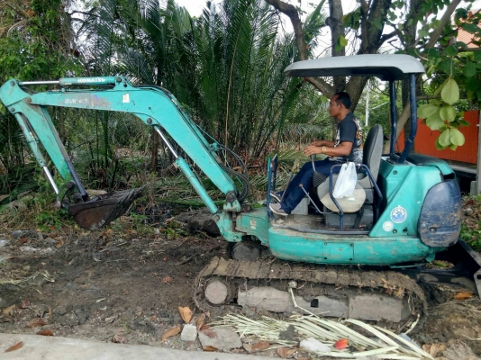 มี VDO ให้ชม.KOMATSU PC30-8 ราคา 260000