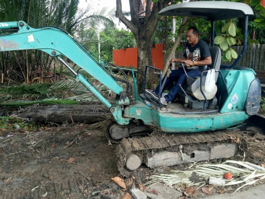 มี VDO ให้ชม.KOMATSU PC30-8 ราคา 260000 มี VDO ให้ชม.KOMATSU PC30-8 ราคา 260000