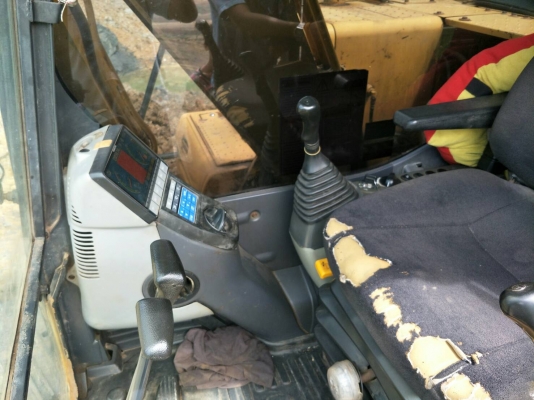 มี VDO ให้ชม.KOMATSU PC130-8 ไมล์ 5800 ชม.ราคา 1200000