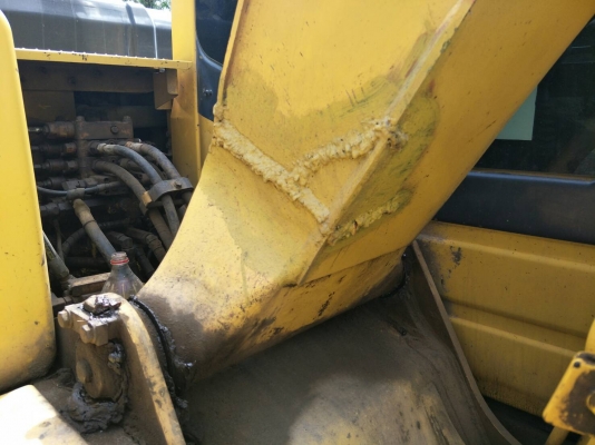 มี VDO ให้ชม.KOMATSU PC130-8 ไมล์ 5800 ชม.ราคา 1200000