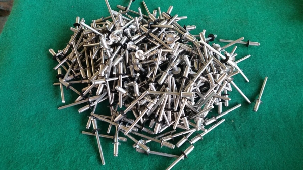 รีเวทอลูมิเนียมทั้งตัว