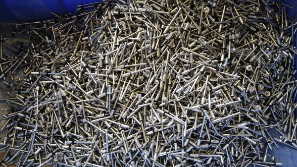 รีเวทอลูมิเนียมทั้งตัว