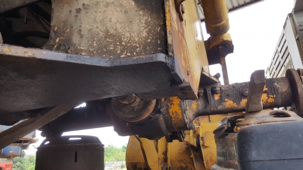 ขายตามสภาพ รถตัก KOMATSU 515 เครื่อง HINO EH700 กระทะล้อมีให้ครบ ยางไม่สวย ราคาต่อรองได้ ขายตามสภาพ รถตัก KOMATSU 515 เครื่อง HINO EH700 กระทะล้อมีให้ครบ ยางไม่สวย ราคาต่อรองได้