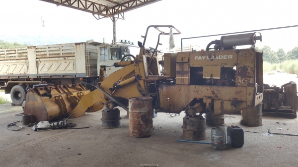 ขายตามสภาพ รถตัก KOMATSU 515 เครื่อง HINO EH700 กระทะล้อมีให้ครบ ยางไม่สวย ราคาต่อรองได้ ขายตามสภาพ รถตัก KOMATSU 515 เครื่อง HINO EH700 กระทะล้อมีให้ครบ ยางไม่สวย ราคาต่อรองได้