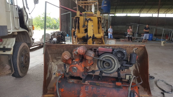 ขายตามสภาพ รถตัก KOMATSU 515 เครื่อง HINO EH700 กระทะล้อมีให้ครบ ยางไม่สวย ราคาต่อรองได้ ขายตามสภาพ รถตัก KOMATSU 515 เครื่อง HINO EH700 กระทะล้อมีให้ครบ ยางไม่สวย ราคาต่อรองได้