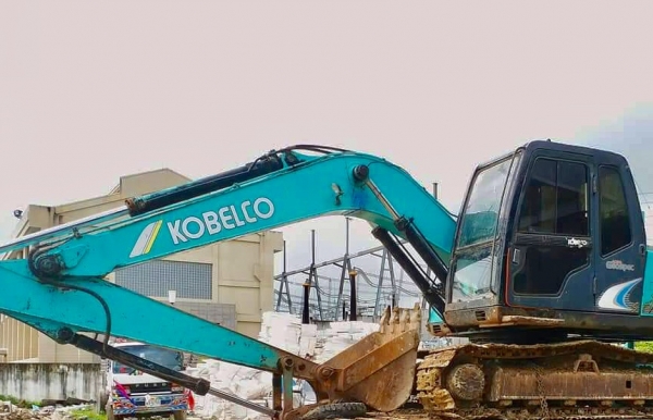 KOBELCO MARK 3 SK 120 เอกสารเล่มทะเบียนครบ รถบอดี้สวยบูมอาร์มสวยมาก ภายในเก๋งคอนโทรลง่าย สะอาด ช่วงล่างเอวแน่นดี พร้อมใช้งานได้เลยครับ