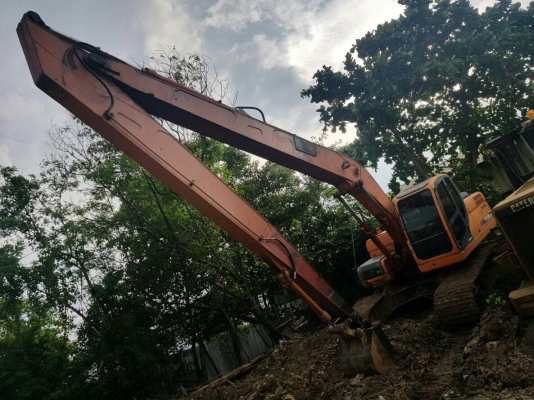 ขายDoosan Dx225lcaบูมยาว  แล้วแถมบูมสั้นให้ด้วยครับ ชั่วโมงทำงาน75xxhr ติดต่อคุณอ๊อฟ พิจิตร 086-737-9991