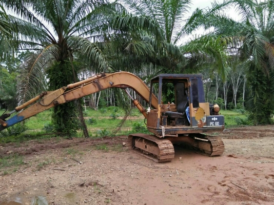ขายรถแบคโฮ KOMATSU PC60-5 ตัวเดินเสีย 1 ข้างราคา 200000