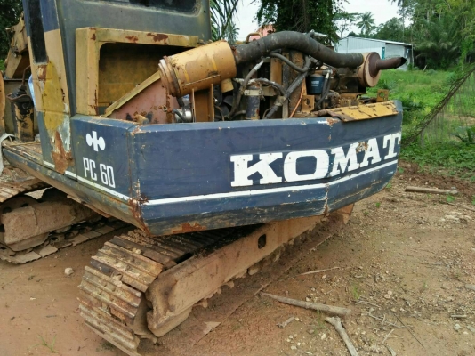 ขายรถแบคโฮ KOMATSU PC60-5 ตัวเดินเสีย 1 ข้างราคา 200000