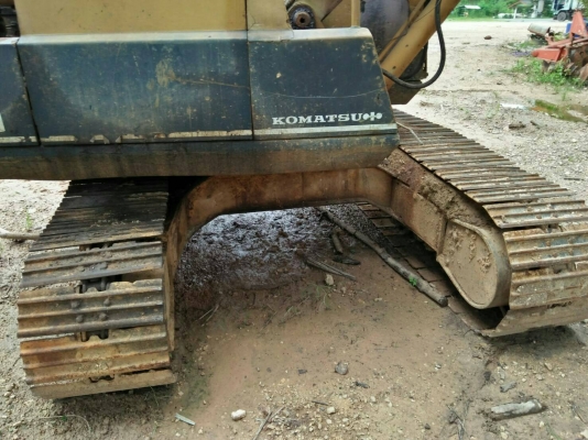 ขายรถแบคโฮ KOMATSU PC60-5 ตัวเดินเสีย 1 ข้างราคา 200000 ขายรถแบคโฮ KOMATSU PC60-5 ตัวเดินเสีย 1 ข้างราคา 200000