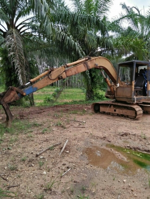 ขายรถแบคโฮ KOMATSU PC60-5 ตัวเดินเสีย 1 ข้างราคา 200000 ขายรถแบคโฮ KOMATSU PC60-5 ตัวเดินเสีย 1 ข้างราคา 200000
