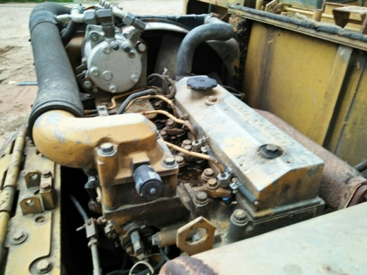 ขายรถแบคโฮ KOMATSU PC60-5 ตัวเดินเสีย 1 ข้างราคา 200000