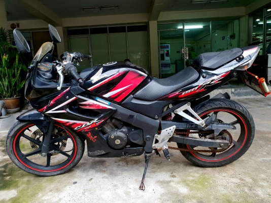 CBR 150 คาร์บู รุ่นสุดท้ายโครงดำ CBR 150 คาร์บู รุ่นสุดท้ายโครงดำ