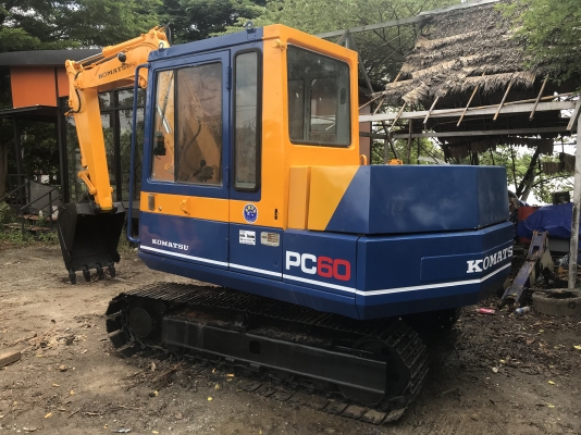 Komatsu pc60รุ่น5สภาพดีพร้อมใช้ เครื่องดีปั้มดีทำงานเร็ว