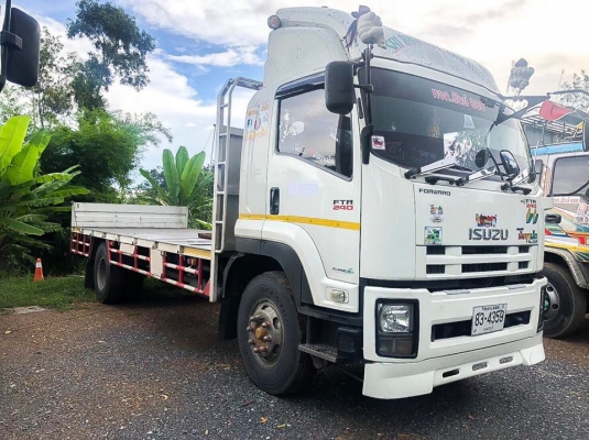ขาย !!! 6 ล้อ หกล้อพื้นเรียบ ISUZU 240 ปี 56