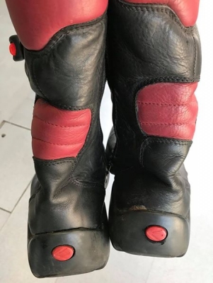 รองเท้า ใส่ขี่ ออกทริบ   มาก่อนเอาไป 1500 ถูกๆๆๆๆๆๆๆ