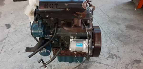 เครื่องยนต์ดีเซล kubota 3สูบ d1105 25แรงม้า สภาพสวย นำเข้าจากญี่ปุ่น ติดง่าย เครื่องแน่น ประหยัดน้ำมัน ไม่เคยใช้งานในไทย สนใจติดต่อ 0817502357
