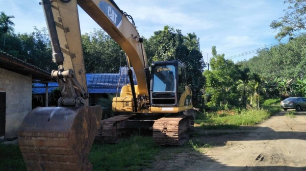 ขายแบคโฮ CAT320.D ไฟครบช่วงล่างเพิ่งทำมาใหม่เอกสารอินวอยราคา 1,500,000