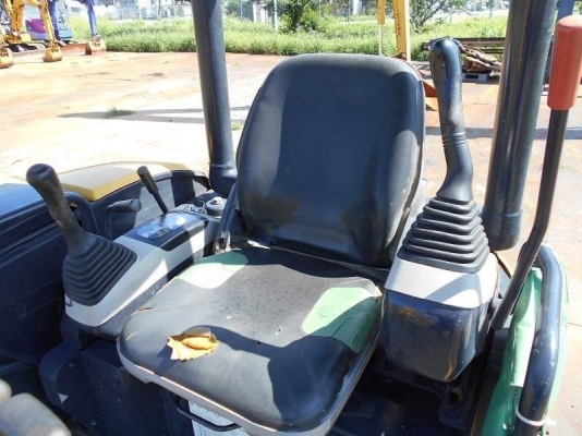 เปิดจองราคาพิเศษ KOMATSU PC 30MR-2 นำเข้าจากญี่ปุ่นโดยตรง ชั่วโมงทำงานน้อยมาก พร้อมลายแย๊ก โทร.090-986-2521 อ๊อบ