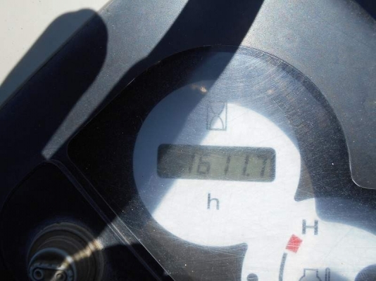 เปิดจองราคาพิเศษ KOMATSU PC 30MR-2 นำเข้าจากญี่ปุ่นโดยตรง ชั่วโมงทำงานน้อยมาก พร้อมลายแย๊ก โทร.090-986-2521 อ๊อบ