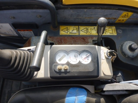 เปิดจองราคาพิเศษ KOMATSU PC 30MR-2 นำเข้าจากญี่ปุ่นโดยตรง ชั่วโมงทำงานน้อยมาก พร้อมลายแย๊ก โทร.090-986-2521 อ๊อบ