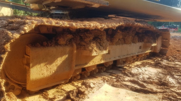 ขาย 1,650,000 CAT 320 D เล่มทะบียน ทำงาน 11,000 ชม. ไฟฟ้าครบ เครื่องดีมาก ปั้มแรงมาก เอวแน่น ช่วงล่างสวย รถสวยสภาพพร้อมใช้ รถอยู่ ปราจีนบุรี 090-772-3710 090-772-3708