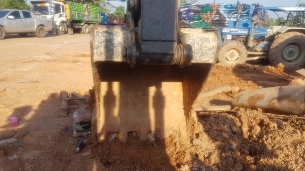 ขาย 1,650,000 CAT 320 D เล่มทะบียน ทำงาน 11,000 ชม. ไฟฟ้าครบ เครื่องดีมาก ปั้มแรงมาก เอวแน่น ช่วงล่างสวย รถสวยสภาพพร้อมใช้ รถอยู่ ปราจีนบุรี 090-772-3710 090-772-3708