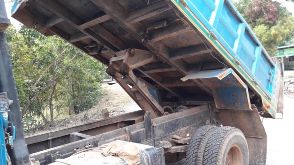 ISUZU ROCKY FRR 195 HP 6HE1 หกล้อดั๊มพ์ เอกสารทะเบียนเต็มพร้อมโอน ภายในเก๋ง แอร์เย็น เพาเวอร์ เบรคทร