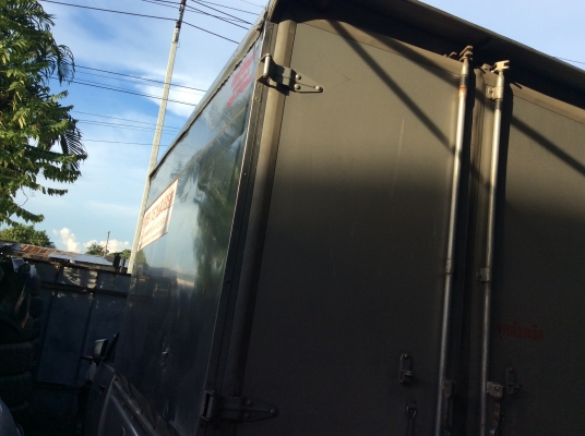 ขายหลังคาเหล็กมีฝาปิด