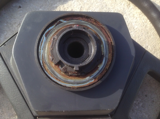 ขายพวงมาลัย nissan ใส่ big-m สภาพสวย 1200 บาท รวมส่ง